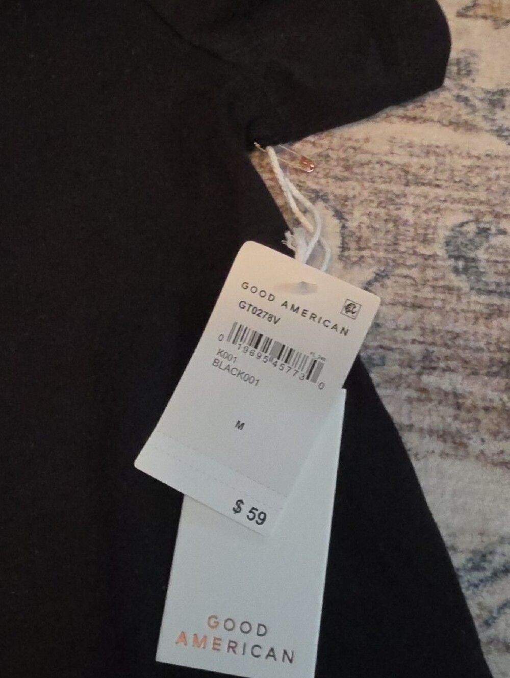NWT Good American Black V-Neck Short Sleeve Tee Size Medium - Picture 2 of 4